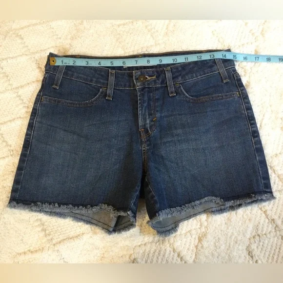 💘5xHP!💘 Levi’s | Cut Off Jean Shorts, Size 6 - Picture 12 of 16